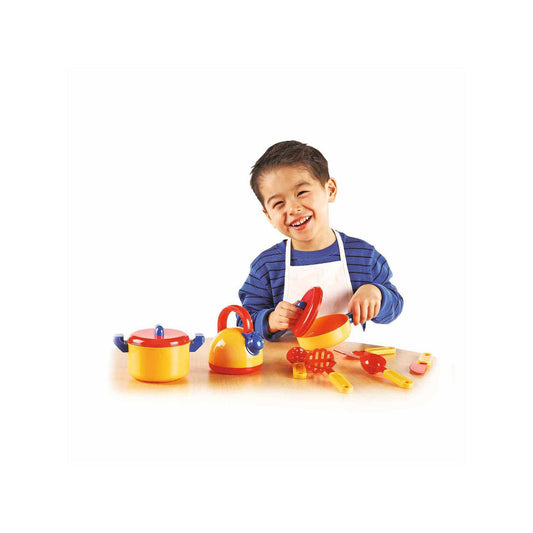 PRETEND & PLAY COOKING SET