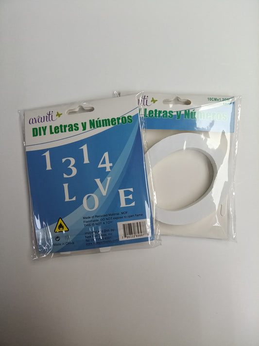 LETRAS, NUMERO Y SIGNOS EN MADERA